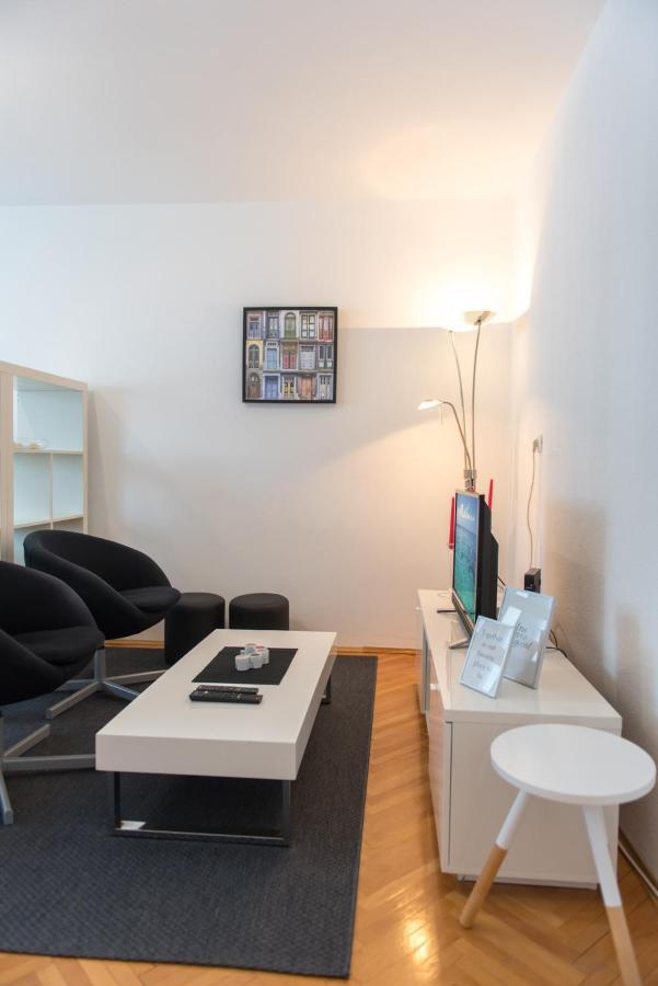 Apartman Melita Apartment Рийека Екстериор снимка
