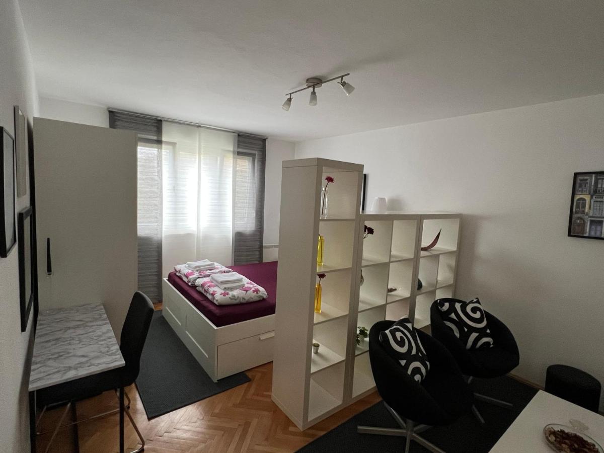 Apartman Melita Apartment Рийека Екстериор снимка